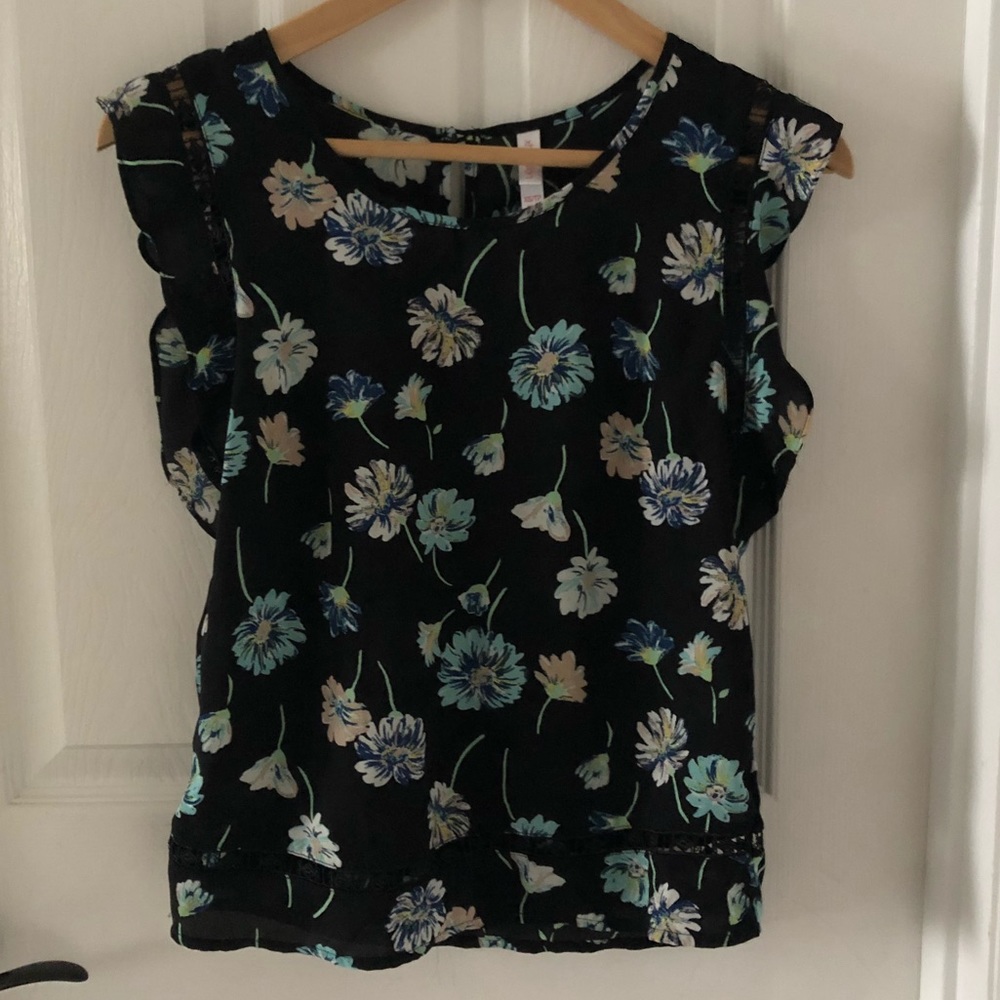 Xhilaration black floral blouse size xs